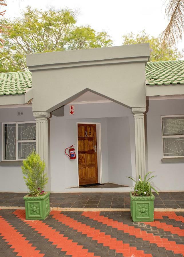 Savannah Guest House Polokwane Bagian luar foto