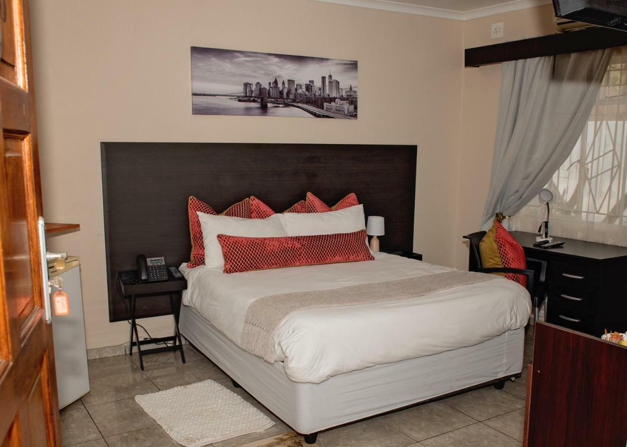 Savannah Guest House Polokwane Bagian luar foto
