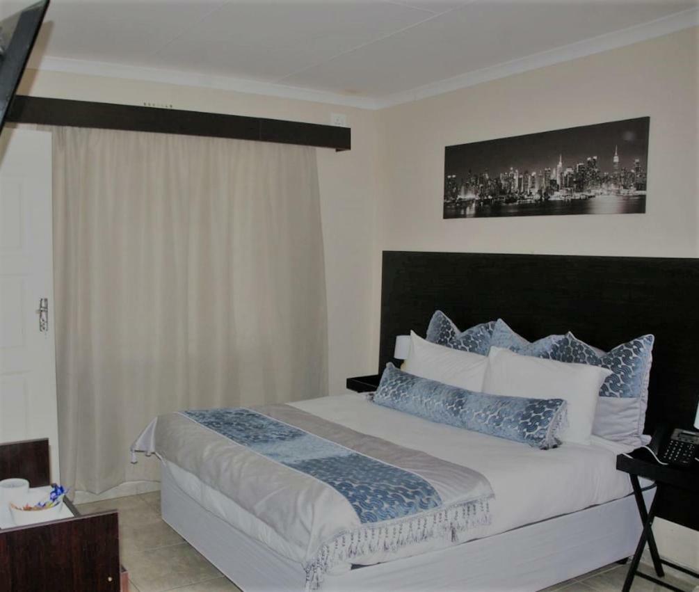 Savannah Guest House Polokwane Bagian luar foto