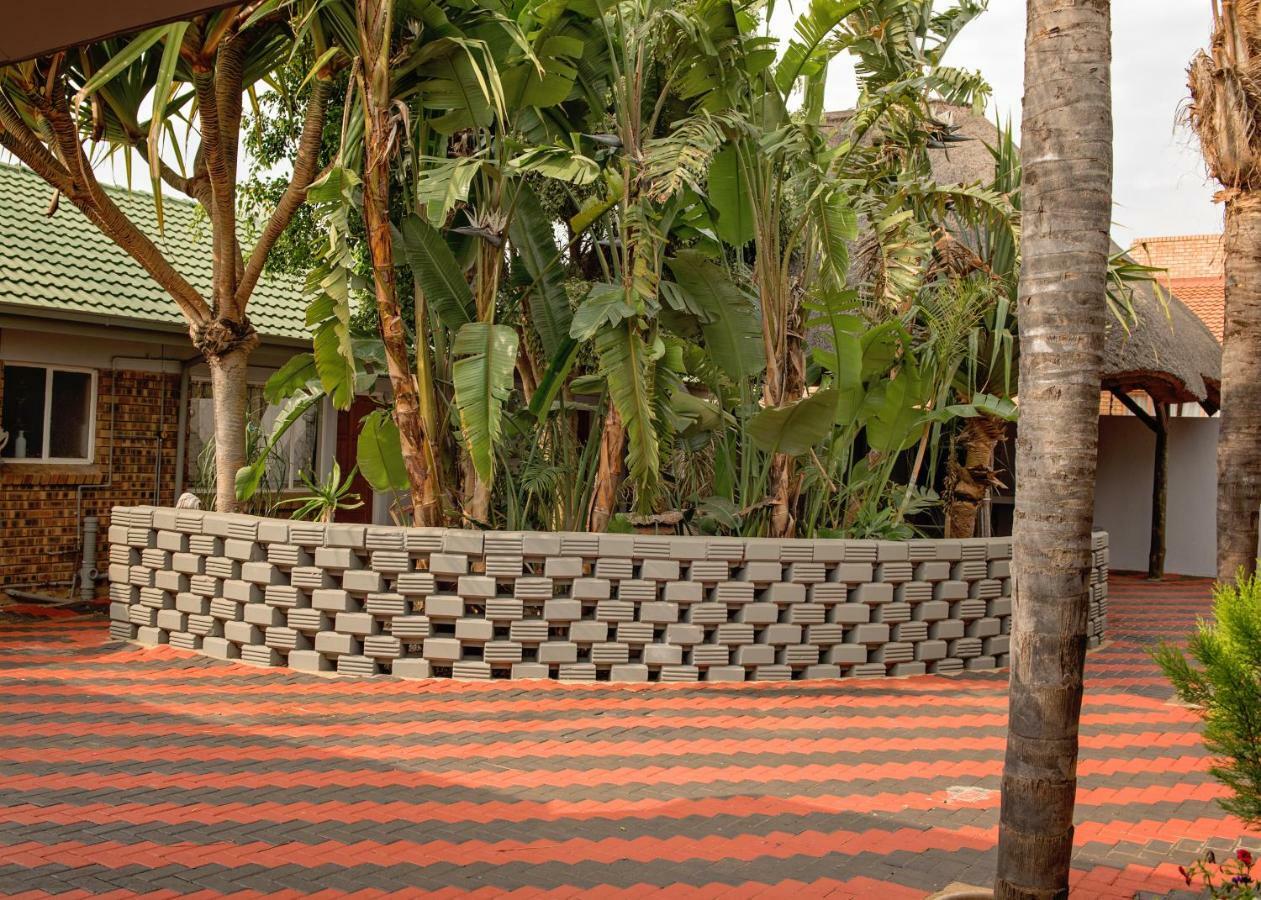 Savannah Guest House Polokwane Bagian luar foto