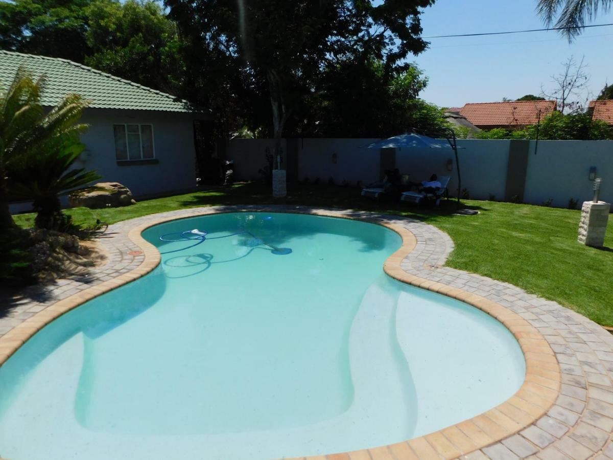 Savannah Guest House Polokwane Bagian luar foto